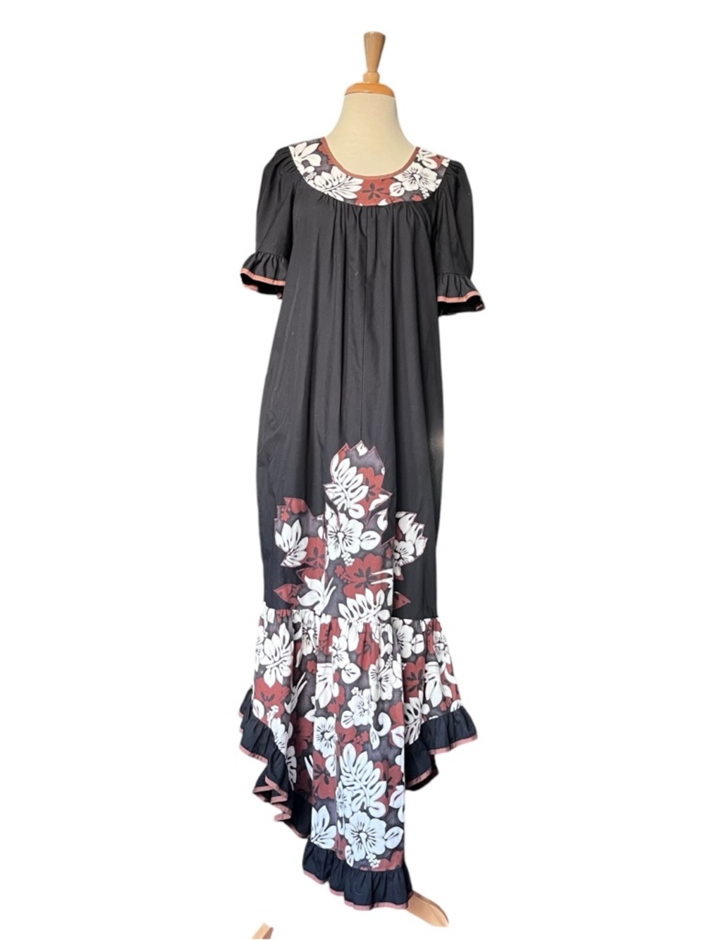 Vintage Carol Bennett Muumuu